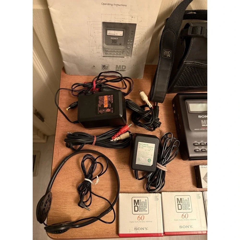 SONY MZ-1 MD Minidisc Walkman Portable Recorder Bundle W/ Accessories Tested‎